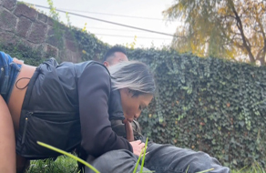 Natalia Delgado la mama en un parque